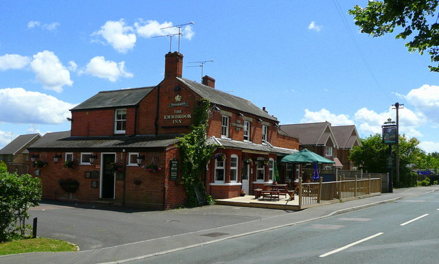 The Emmbrook Inn © Jonathan Billinger cc-by-sa/2.0 :: Geograph Britain ...