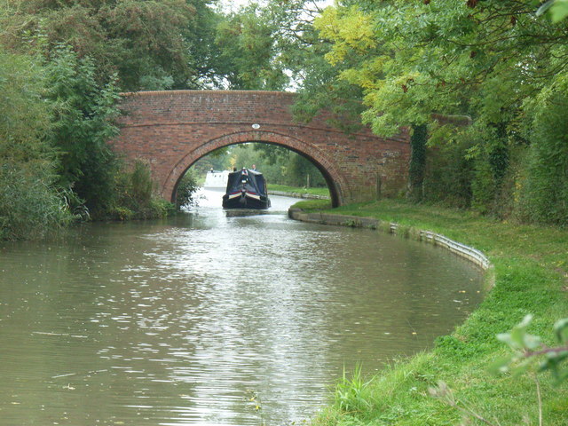 Grand Union passes under South Kilworth Road