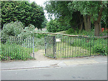 SK5543 : Entrance to open space on Lincoln Street, Old Basford by Alan Murray-Rust