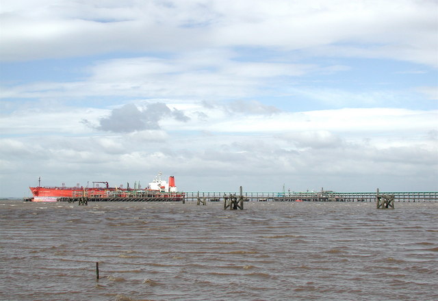 Salt End Jetties © Paul Glazzard :: Geograph Britain and Ireland