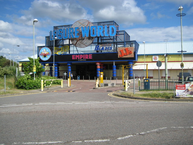 Hemel Hempstead: Leisure World at Jarman... © Nigel Cox cc-by-sa/2.0