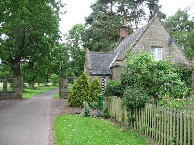 Gatehouse at the crossroads east of Eslington Park