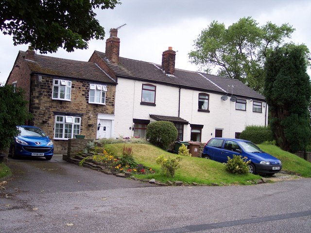 Cottages next Linear Park in Rainford © Raymond Knapman :: Geograph ...