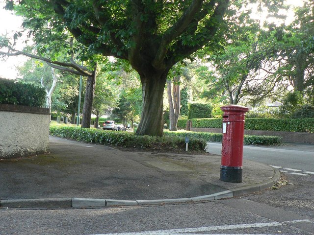 Talbot Woods: postbox № BH3 214, East Avenue
