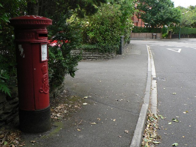 Boscombe: postbox № BH5 119, Wollstonecraft Road