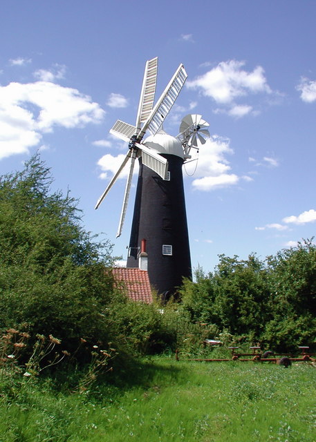 Waltham Windmill © Paul Glazzard cc-by-sa/2.0 :: Geograph Britain and ...