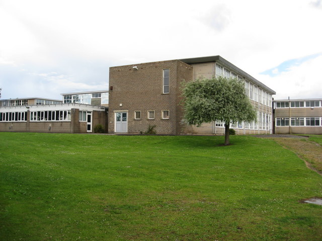 North Wingfield - Deincourt School © Alan Heardman :: Geograph Britain ...