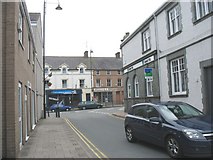 SH4575 : The junction of Stryd Cae/Field Street and the High Street by Eric Jones