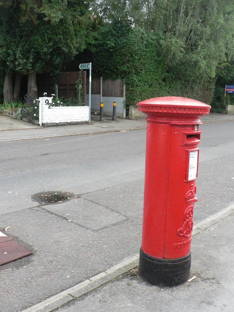 Charminster: postbox № BH8 133, Lowther Road