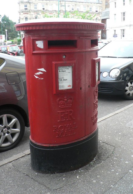 Bournemouth: postbox № BH1 123, Lansdowne Crescent