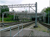 SJ8989 : Bridges south of Stockport Station by Slbs