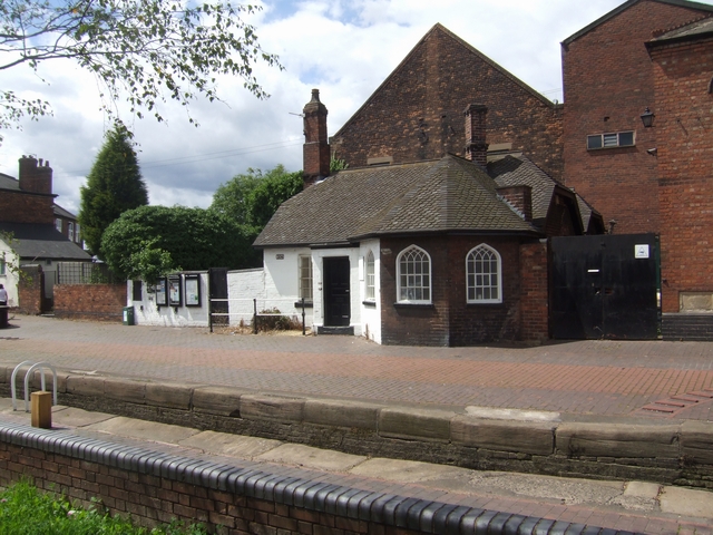 Walsall Branch Canal -Toll House at Walsall Top Lock