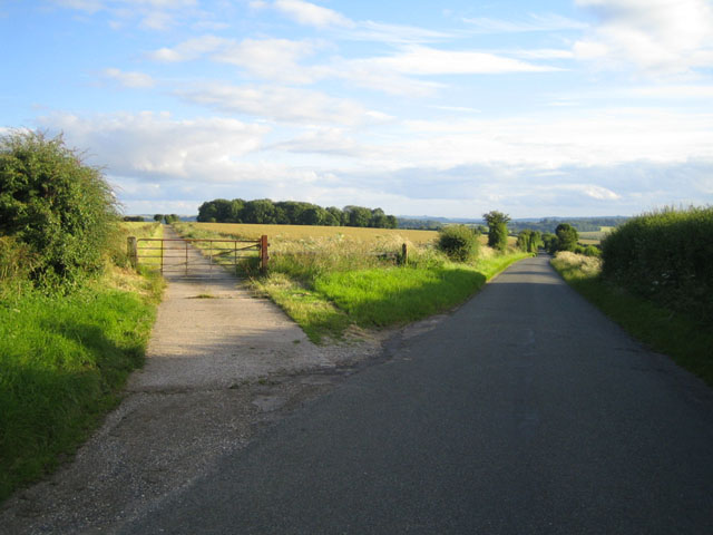 Military road near Chilmark © Andy Gryce :: Geograph Britain and Ireland