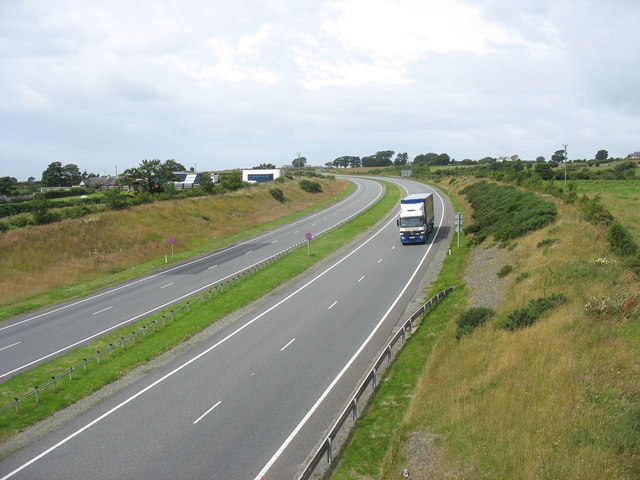 View west along the A55 from the Waen-hir bridge
