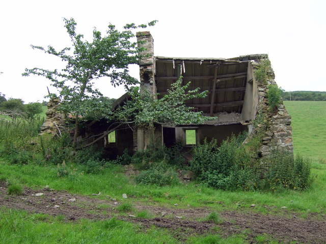 Tumbledown cottage from the rear © Natasha Ceridwen de Chroustchoff ...