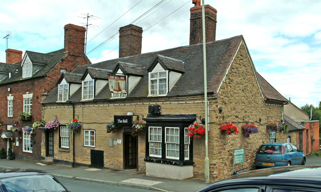 The Bell Inn, 8 Lower Street © P L Chadwick cc-by-sa/2.0 :: Geograph ...