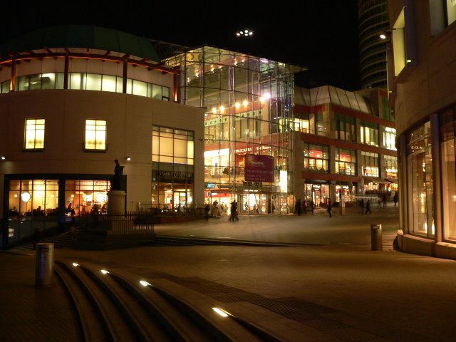 Bull Ring at night © Wendy North cc-by-sa/2.0 :: Geograph Britain and ...