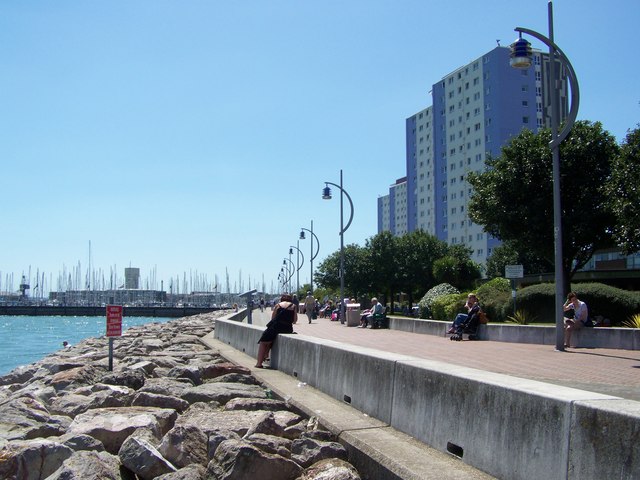 Gosport promenade © gordon james brown :: Geograph Britain and Ireland