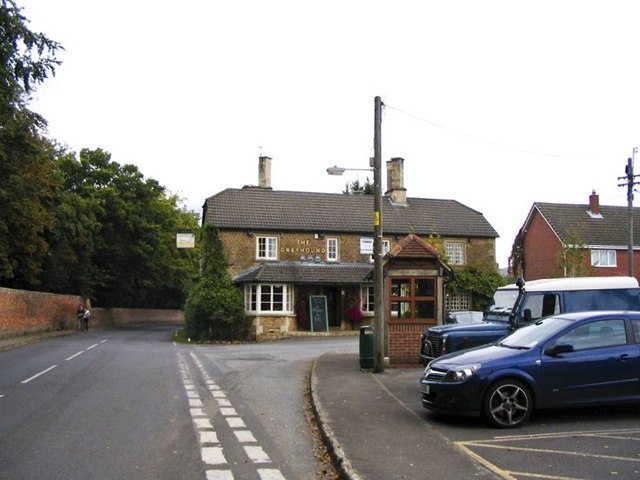 The Greyhound, Bromham © Frank Lane Cc-by-sa 2.0 :: Geograph Britain 