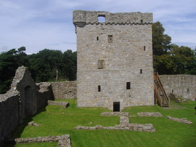 Loch Leven Castle tower house © Euan Nelson :: Geograph Britain and Ireland