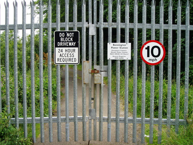 Access gate to Bonnington dam