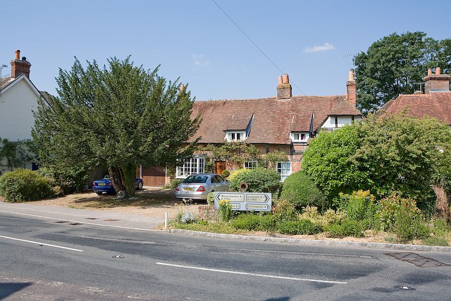 The Cross Tree, West Street, Hambledon © Peter Facey cc-by-sa/2.0 ...