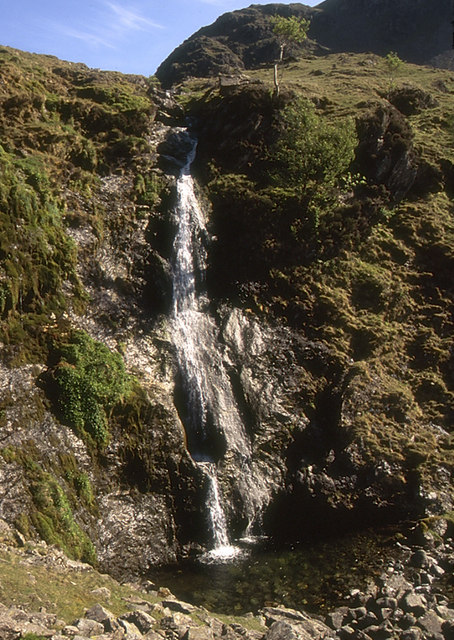 Waterfall, Newlands Beck © Tom Richardson :: Geograph Britain and Ireland