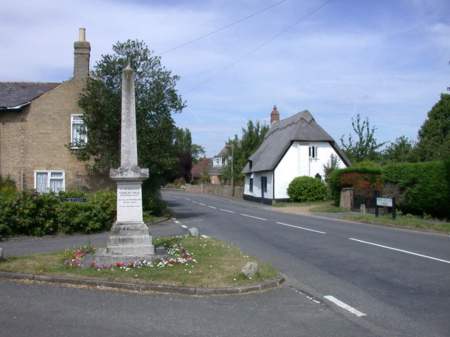 War Memorial and Rose Cottage, Fen Drayton