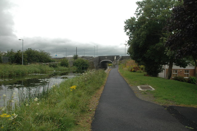 Towpath on north bank of the Royal Canal at Maynooth