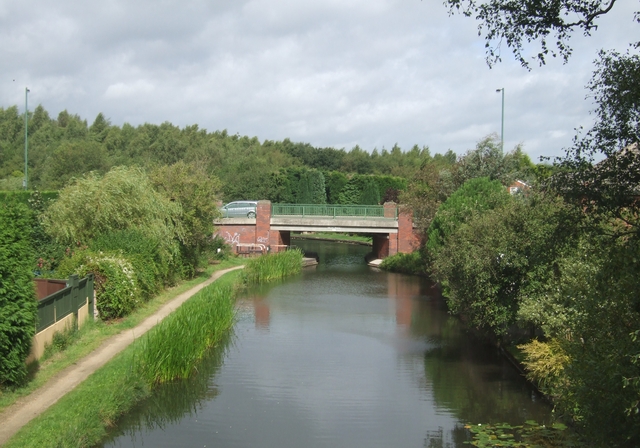 Wyrley & Essington Canal - Becks Bridge