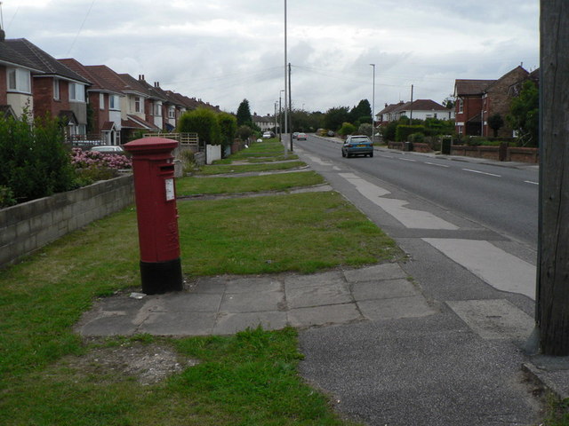 Wallisdown: postbox № BH12 314, Wallisdown Road