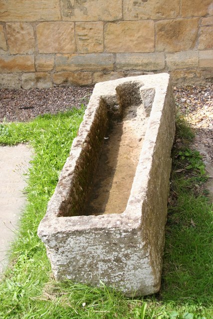 Medieval stone coffin © Richard Croft :: Geograph Britain and Ireland