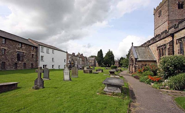 St Mary's Church, Kirkby Lonsdale, Cumbria - Churchyard