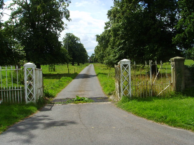 Driveway to Little Cloverley