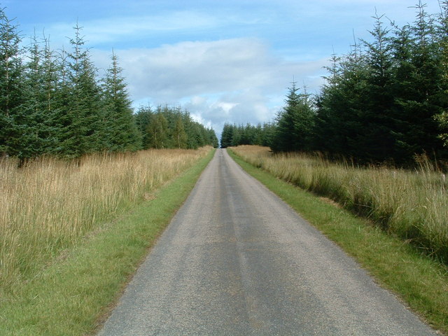 The straight and narrow © alan souter cc-by-sa/2.0 :: Geograph Britain ...