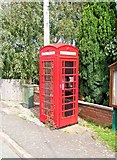 SO7472 : Red telephone kiosk, Heightington Road by P L Chadwick