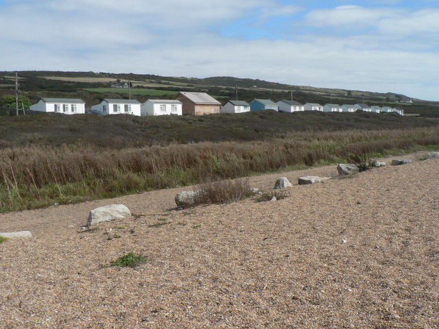 West Bexington: chalets on Chesil Beach © Chris Downer cc-by-sa/2.0 ...