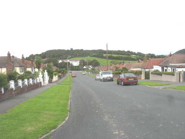 View north along Maes y Castell