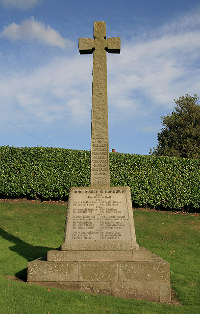 Chirnside War Memorial © Walter Baxter cc-by-sa/2.0 :: Geograph Britain ...