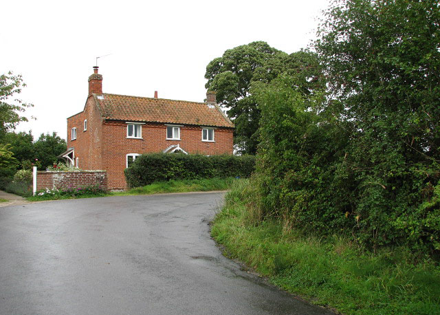 Red Brick Cottage In Thorpland C Evelyn Simak Cc By Sa 2 0