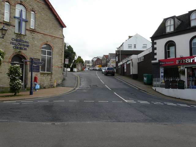 Marlborough Road at the junction with the High Street