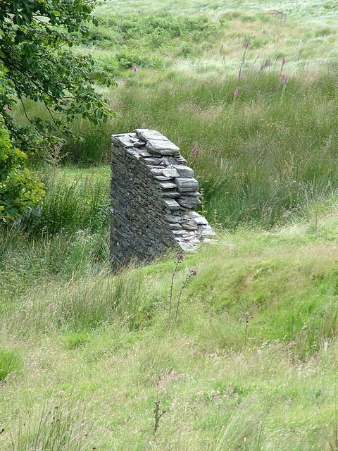 Old wall near Penygarreg