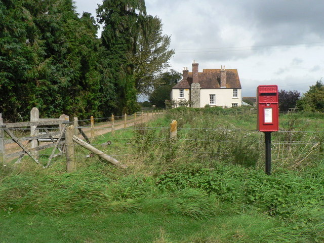 Monkton Up Wimborne: postbox № BH21 111 and Manor Farm