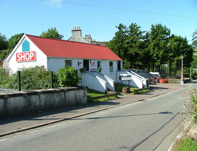Carbost village shop © Dave Fergusson :: Geograph Britain and Ireland