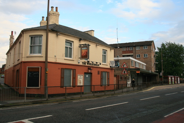 The Wheatsheaf © David Lally cc-by-sa/2.0 :: Geograph Britain and Ireland