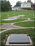 SU8486 : Millennium maze in Higginson Park by Rod Allday