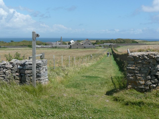 Permissive path, Caldey Island (Ynys... © Humphrey Bolton cc-by-sa/2.0 ...