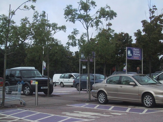 Salterton Road Supermarket Carpark