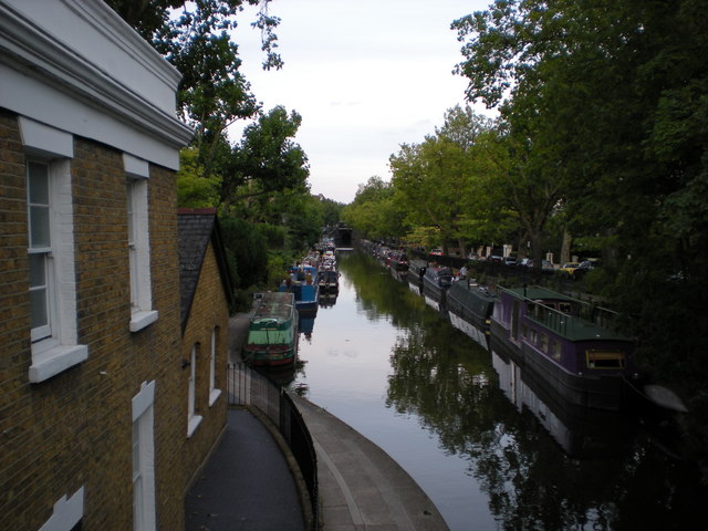 Regent's Canal alongside Maida Avenue