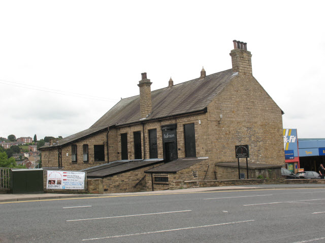 The D. M. Academy, Shipley © Stephen Craven cc-by-sa/2.0 :: Geograph ...